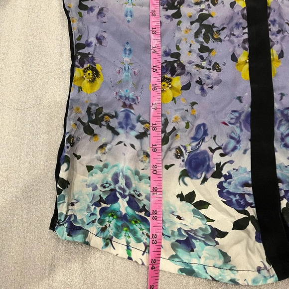 [L] GUESS by Marciano Women's Floral Silk Blouse Button Down Collared - Picture 9 of 11